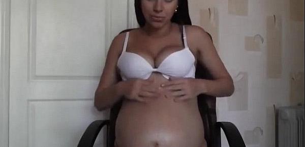  Single pregnant mom does web cam to make money - spank-cams.com